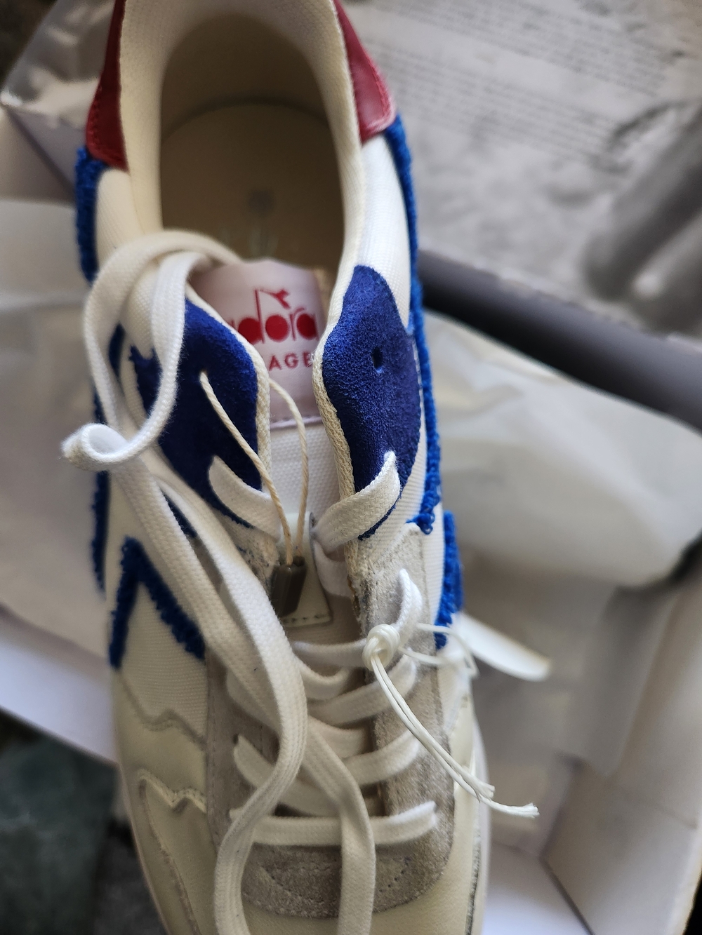 New In Box- Diadora Venus Logo - Picture 4 of 8